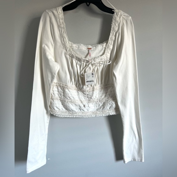 🌻🆕FREE PEOPLE Scarlet Smocked Long Sleeve-Ivory color-Size Medium - Picture 10 of 13